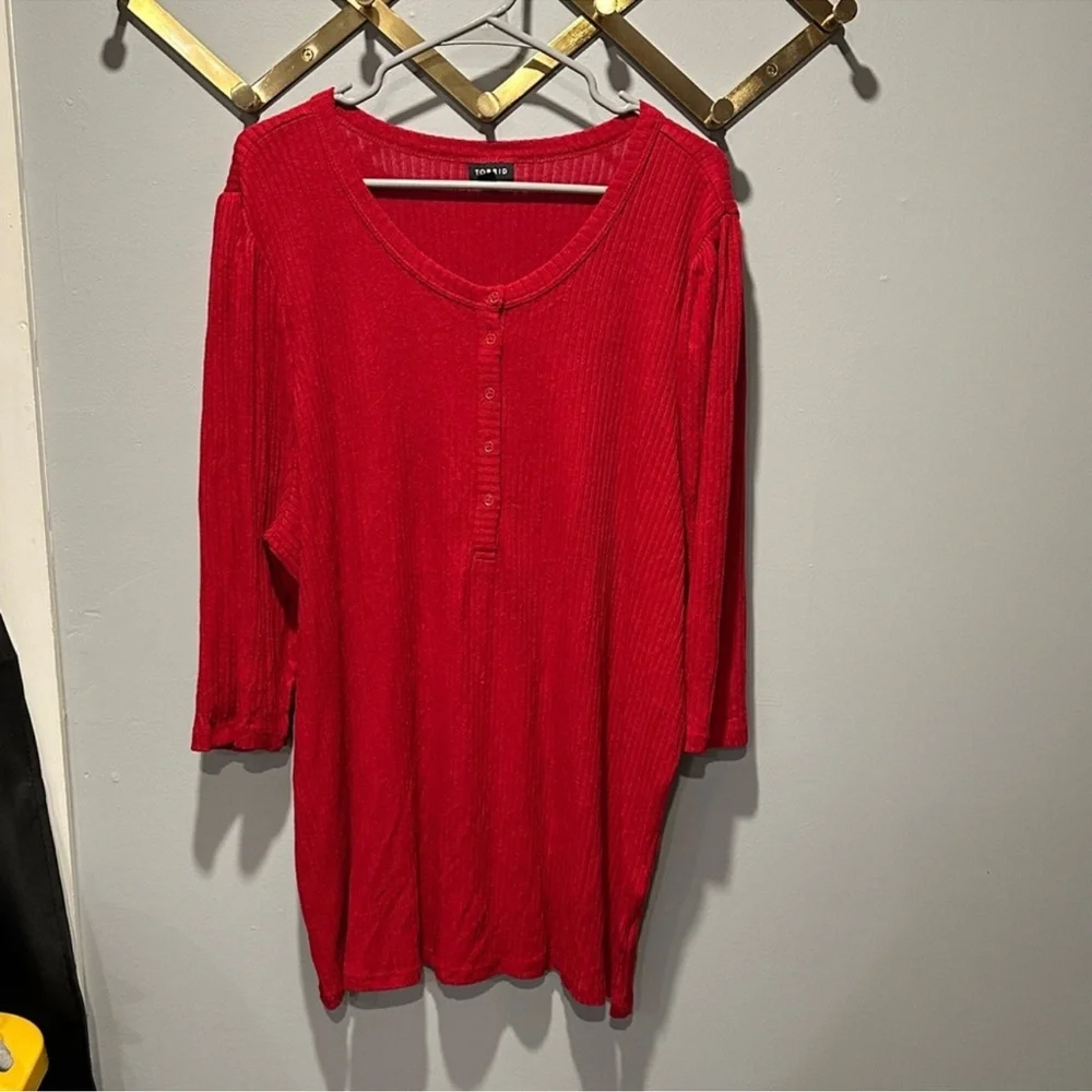 Torrid 3/4 sleeve top - Picture 1 of 4